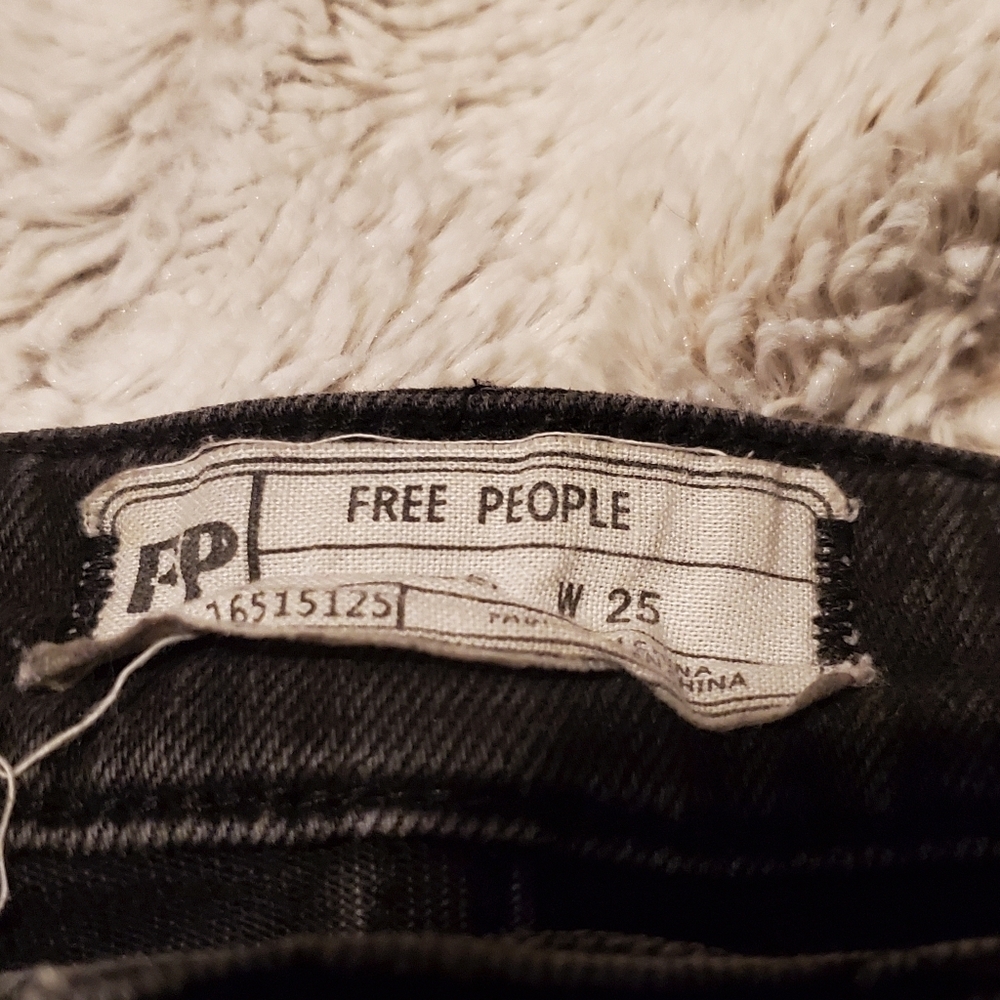 Free People Cutwork Cigarette Jeans   Women 25 Faded Black High Rise Bohemian - Picture 9 of 9